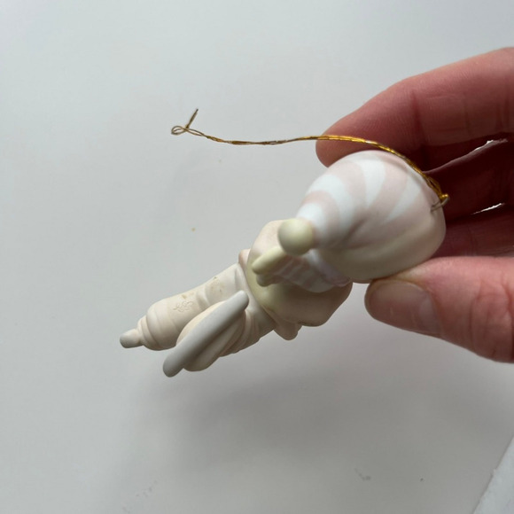 Precious Moments Dropping in for Christmas Ornament 1982 Vintage E-2369 - Picture 9 of 12